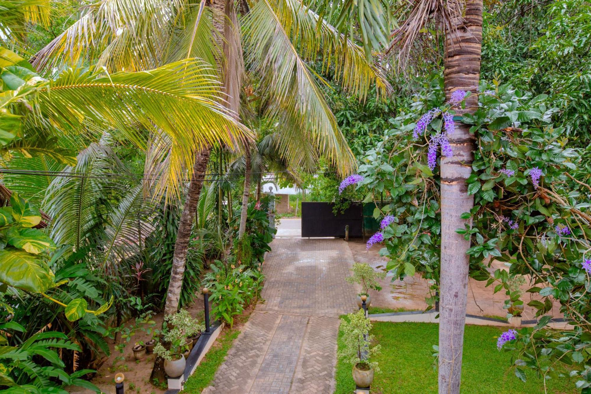River Face Inn Tissamaharama Exterior foto