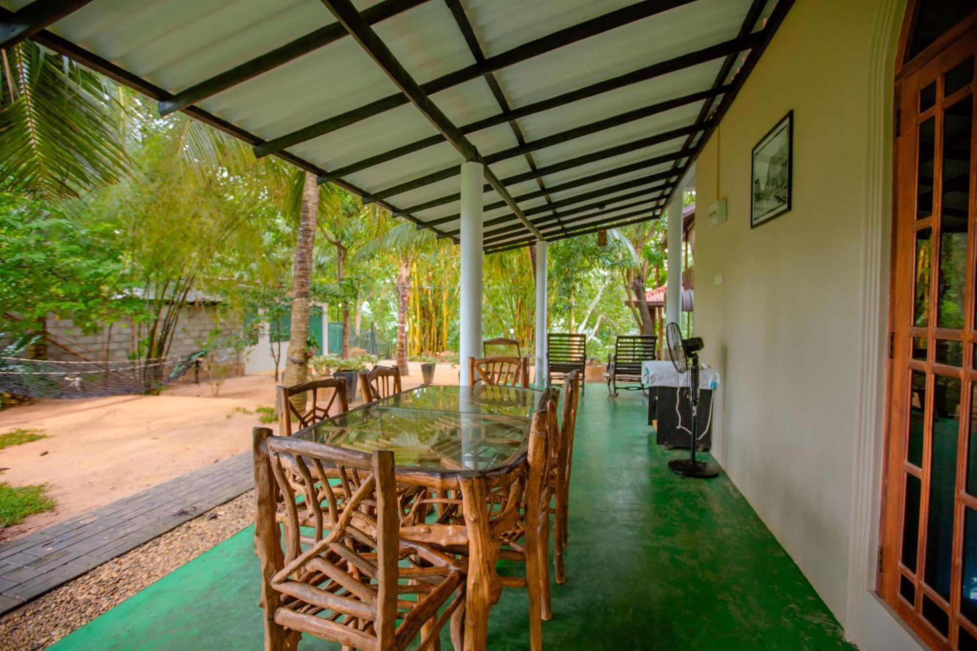 River Face Inn Tissamaharama Exterior foto
