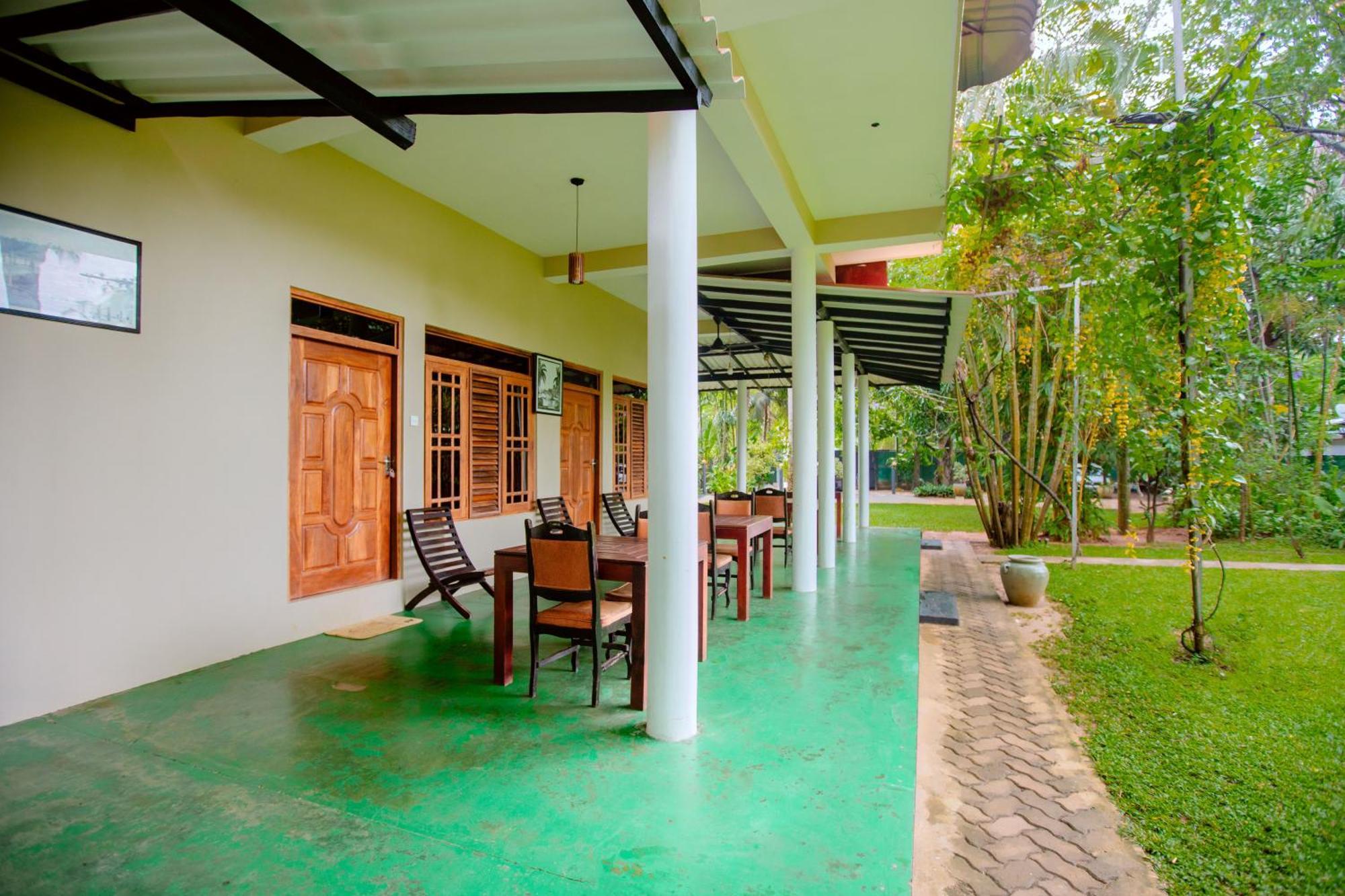 River Face Inn Tissamaharama Exterior foto